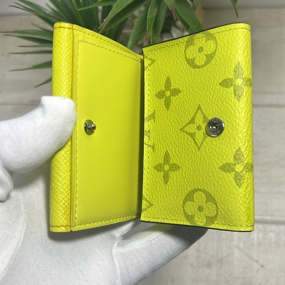 Louis Vuitton Taigalama Discovery Compact Wallet Jaune - Picture 2 of 16